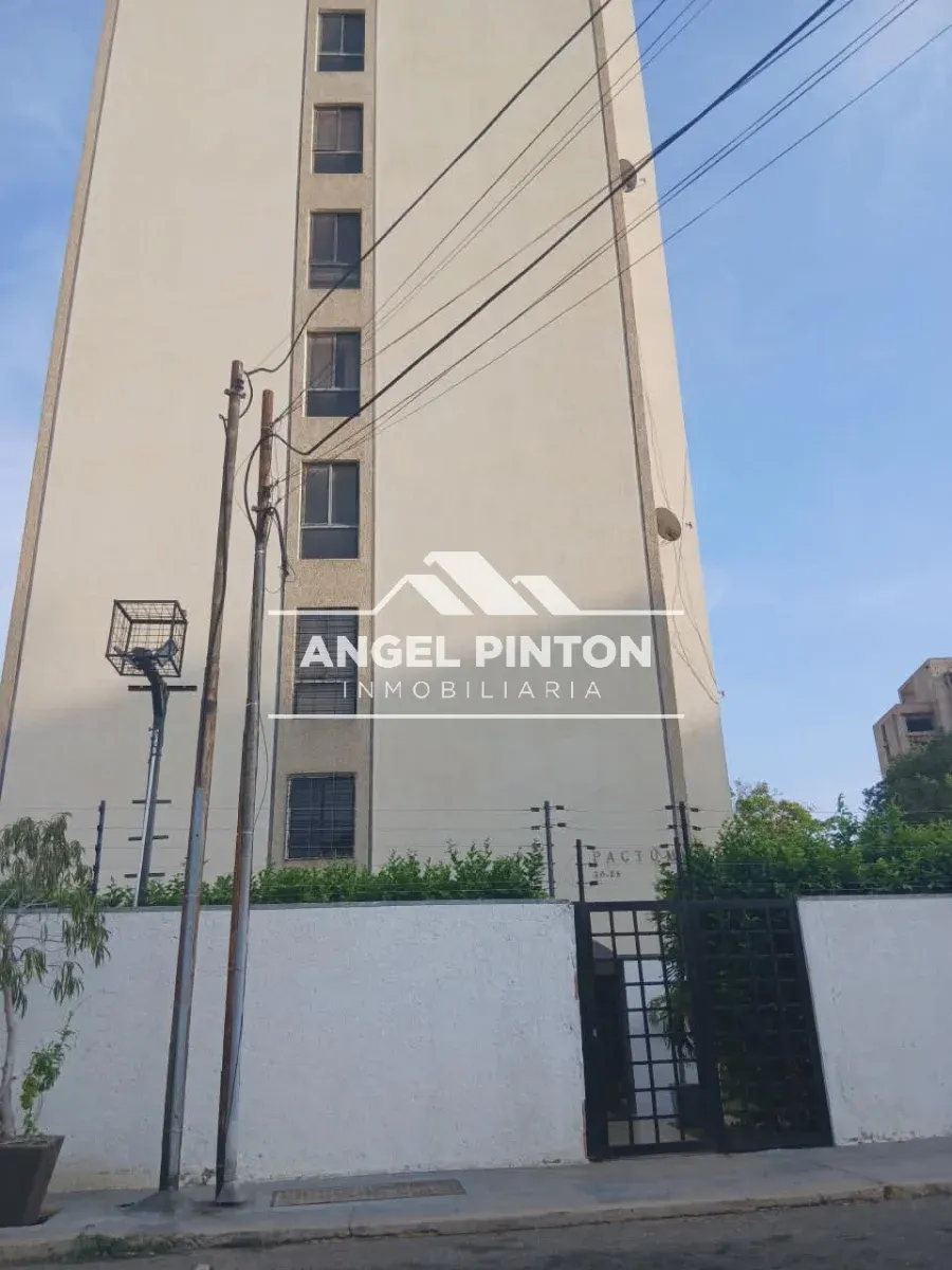 APARTAMENTO VENTA RESD. PACTUM, MARACAIBO VENEZUELA API 10050 - 13