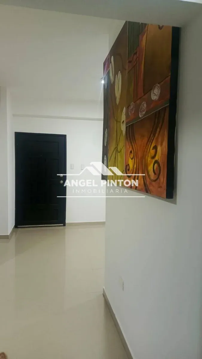 APARTAMENTO ALQUILER AV. EL MILAGRO MARACAIBO VENEZUELA API 10049 - 4