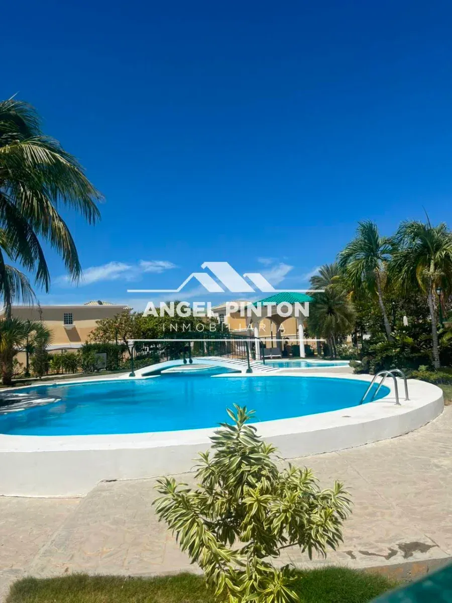CASA EN ALQUILER AV FUERZAS ARMADAS MARACAIBO VENEZUELA API 10103 - 7