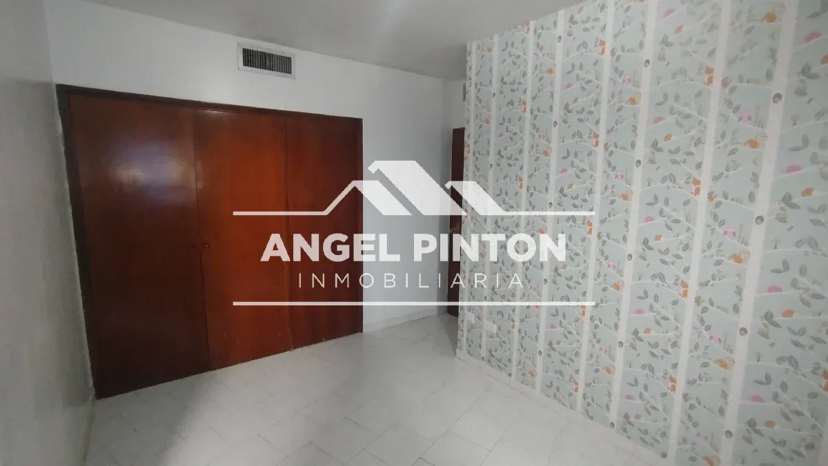 APARTAMENTO ALQUILER AV. EL MILAGRO MARACAIBO VENEZUELA API 10131 - 3