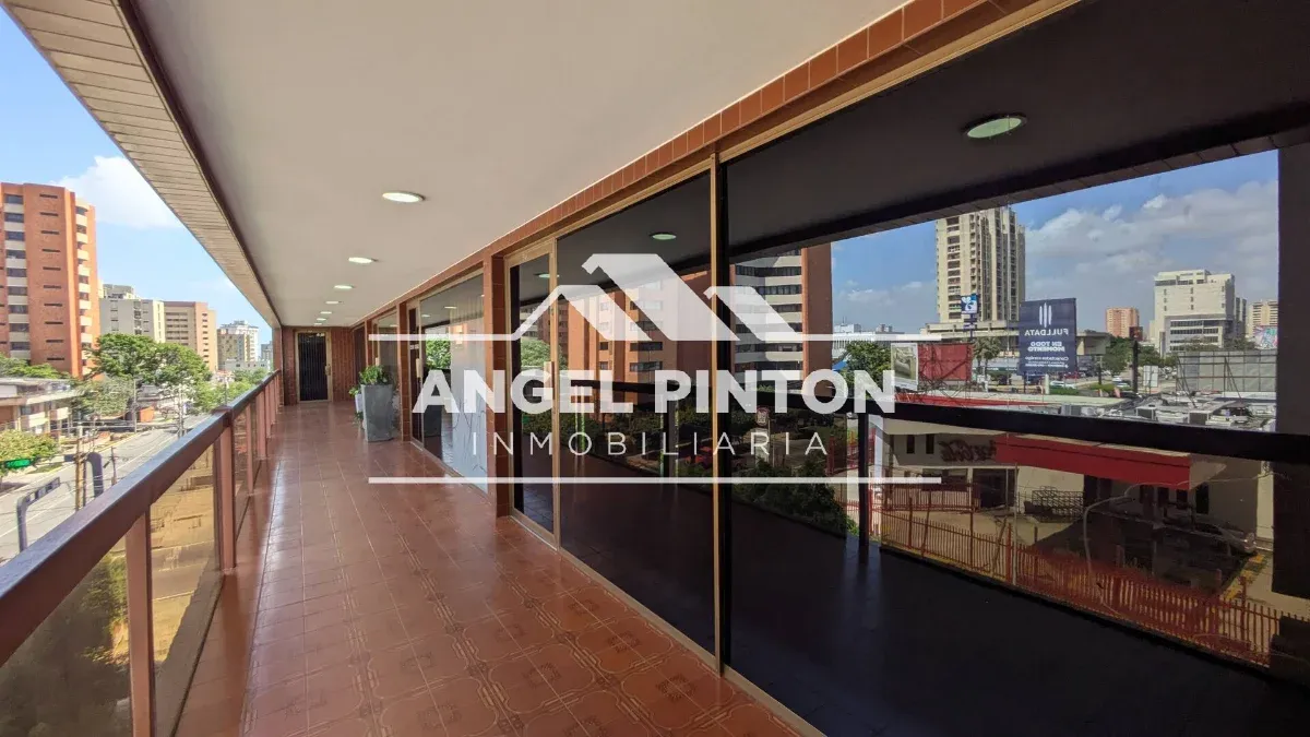 LOCAL COMERCIAL ALQUILER CALLE 72 MARACAIBO VENEZUELA API 10151 - 2