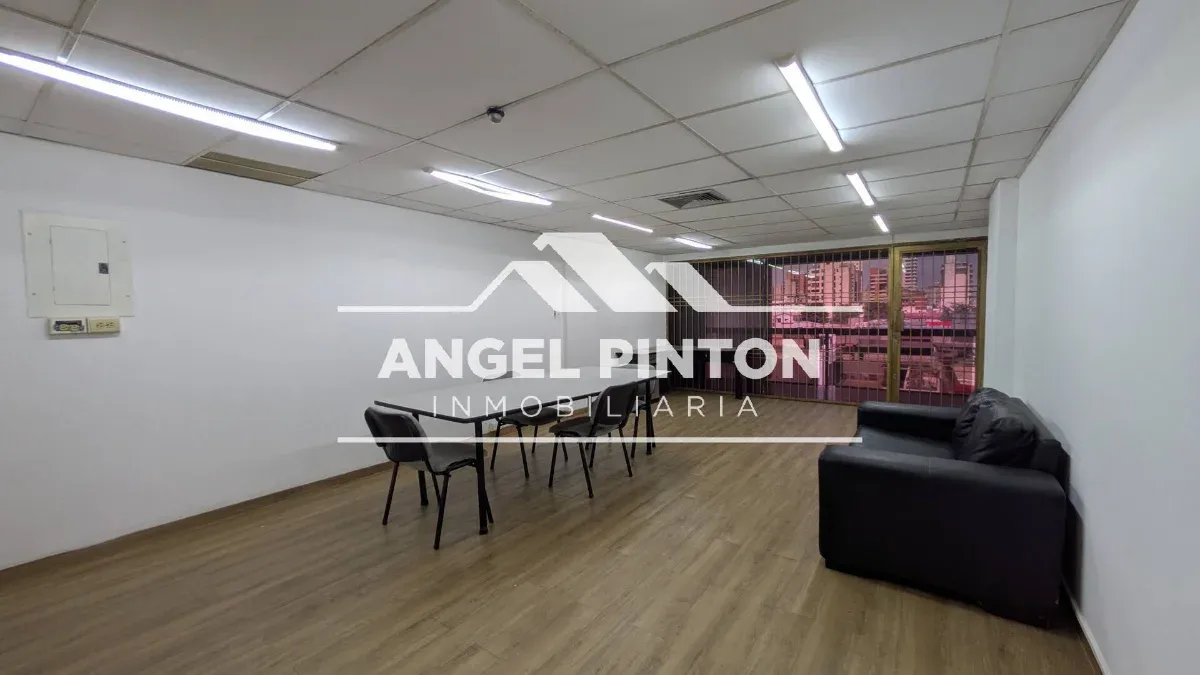LOCAL COMERCIAL ALQUILER CALLE 72 MARACAIBO VENEZUELA API 10151 - 5