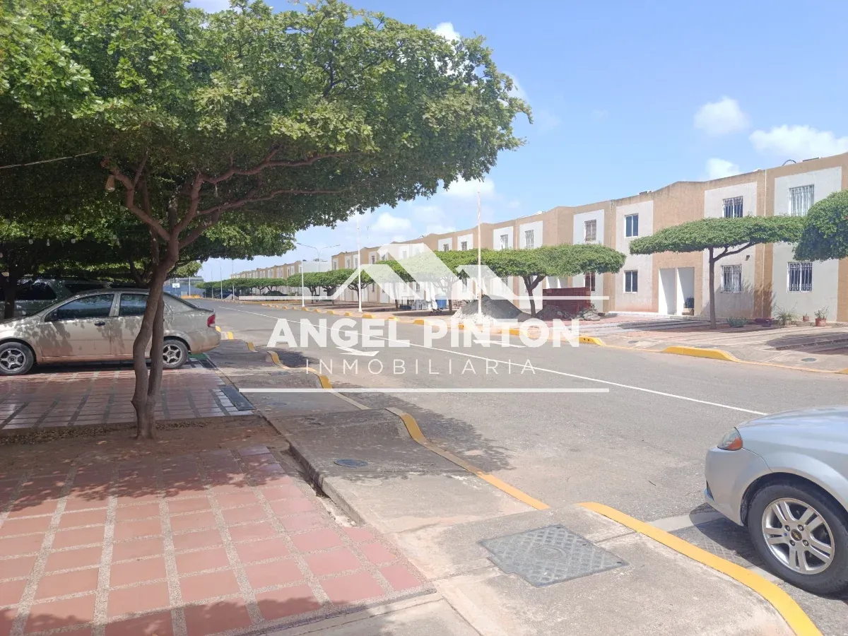 TOWNHOUSE VENTA TERRAZA DEL SOL SAN FRANCISCO VENEZUELA API 10167 - 12