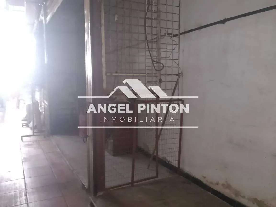 LOCAL COMERCIAL VENTA LAS PLAYITAS MARACAIBO VENEZUELA API 10175 - 7