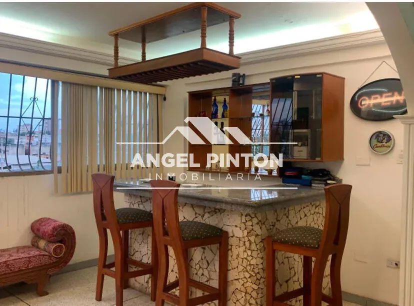 APARTAMENTO VENTA AV. LAS DELICIAS MARACAIBO VENEZUELA API 10550 - 6