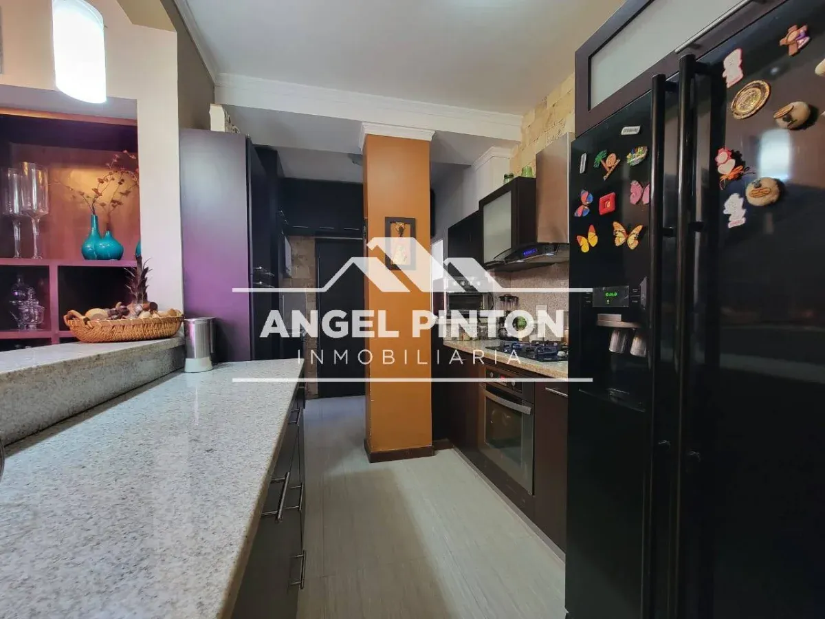 APARTAMENTO VENTA EDIF LOS BENCHIS MARACAIBO VENEZUELA API 10344 - 12