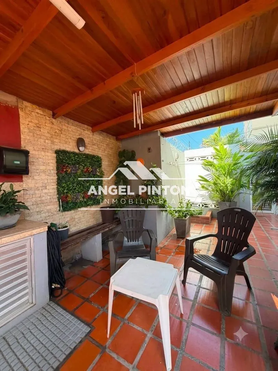 THOWNHOUSE EN VENTA AV FUERZAS ARMADAS MARACAIBO VENEZUELA API 10338 - 6