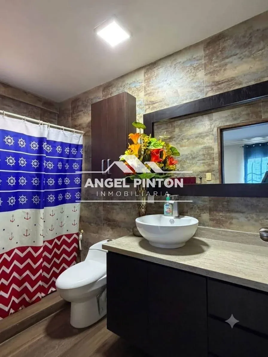 THOWNHOUSE EN VENTA AV FUERZAS ARMADAS MARACAIBO VENEZUELA API 10338 - 16