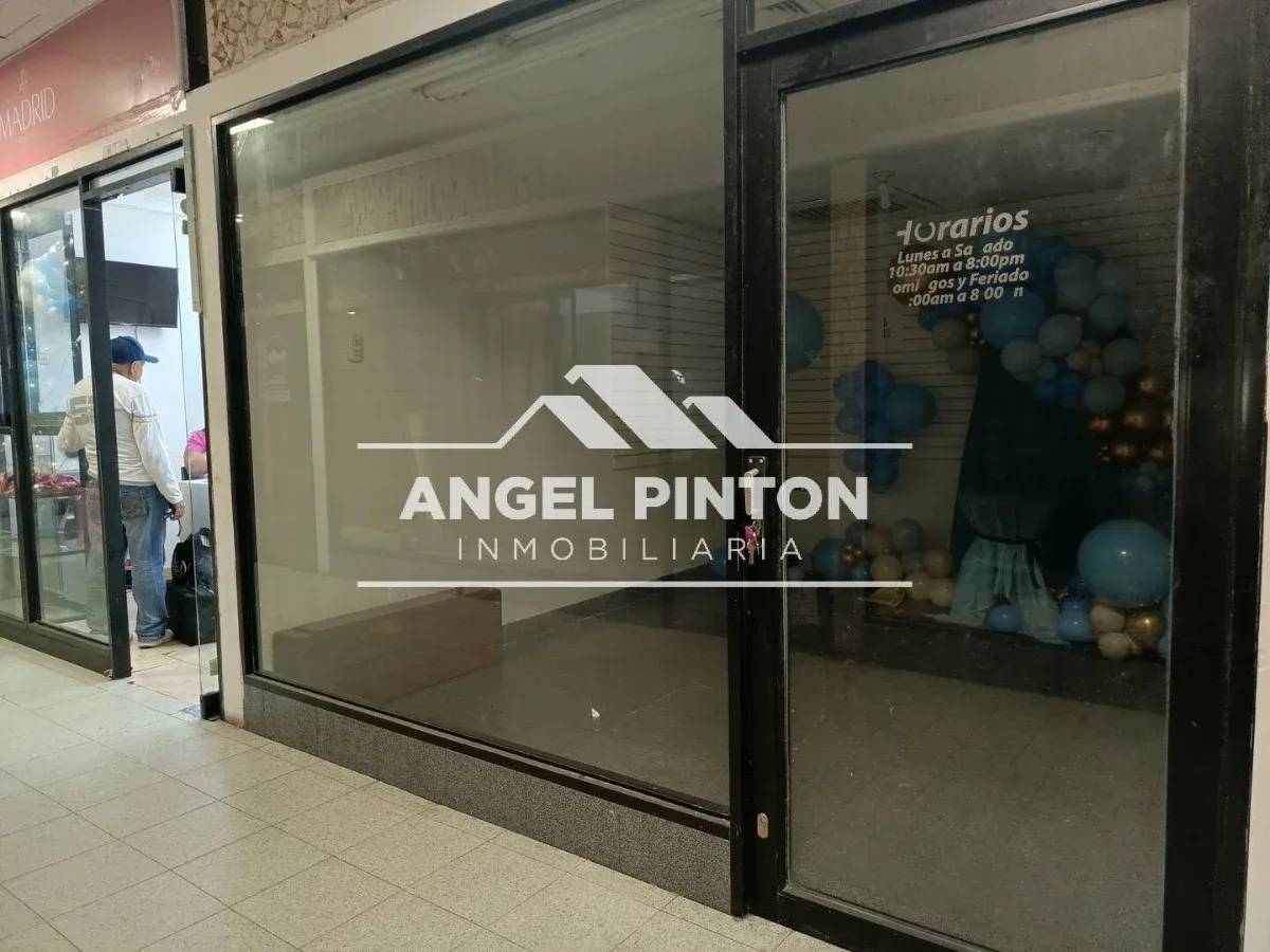 LOCAL COMERCIAL ALQUILER AV. LA LIMPIA MARACAIBO VENEZUELA API 10332 - 5