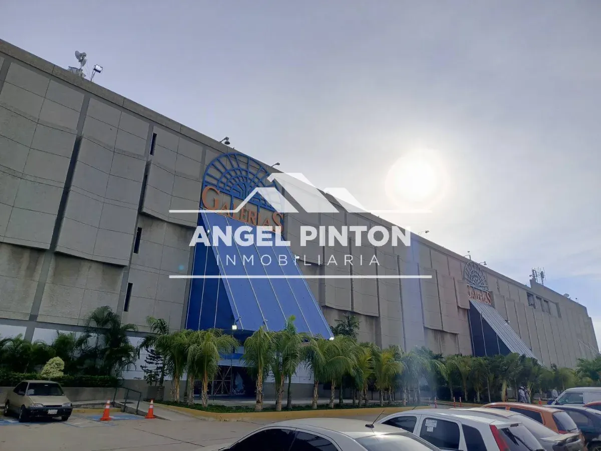 LOCAL COMERCIAL ALQUILER AV. LA LIMPIA MARACAIBO VENEZUELA API 10332 - 7