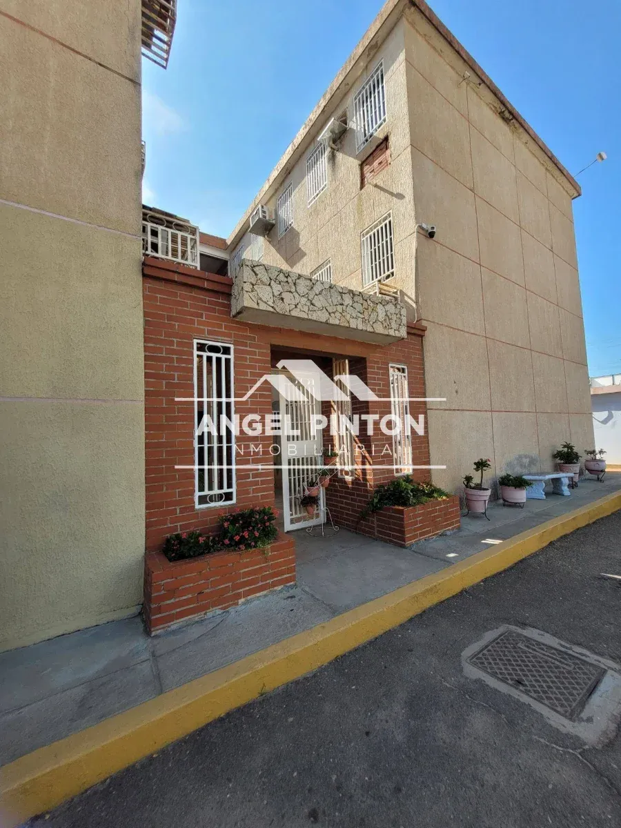 APARTAMENTO VENTA AMPARO MARACAIBO VENEZUELA API 10377 - 4