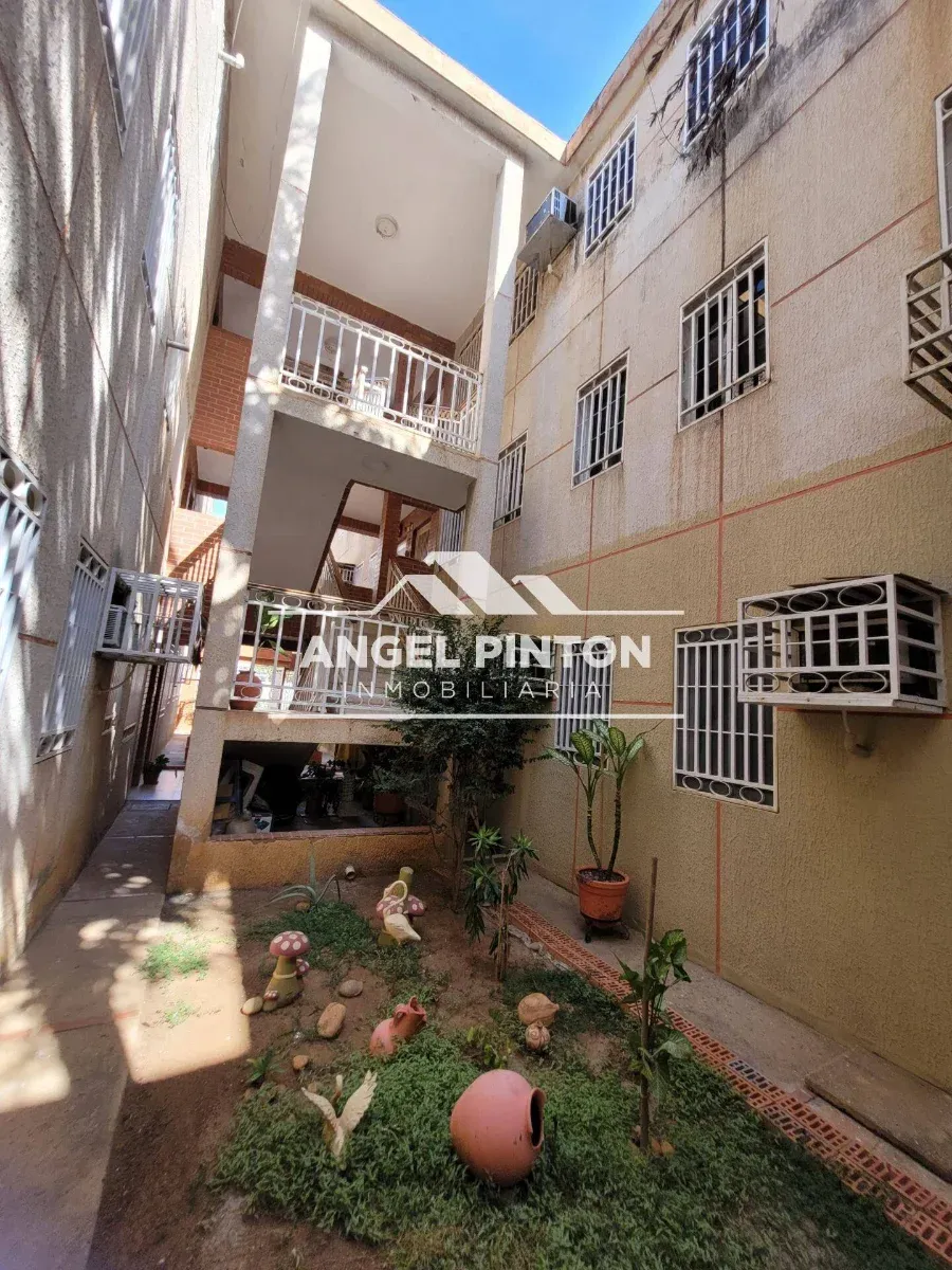 APARTAMENTO VENTA AMPARO MARACAIBO VENEZUELA API 10377 - 12