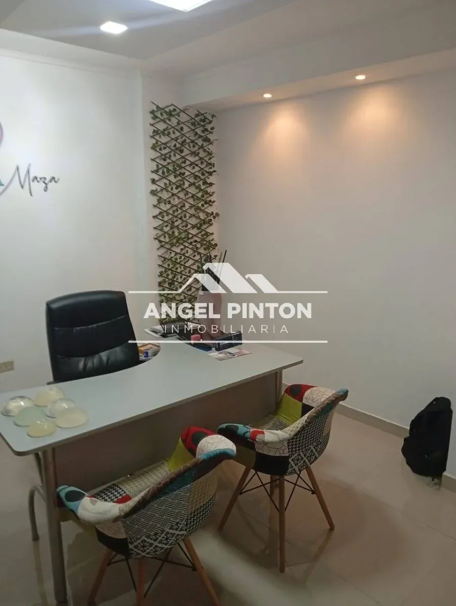 CONSULTORIO MEDICO VENTA TORRE PROMOTORA MARACAIBO VENEZUELA. API 10403 - 2