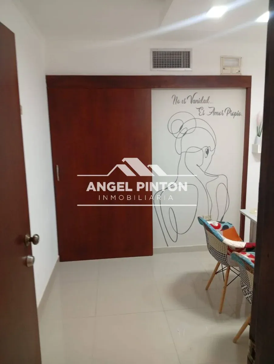 CONSULTORIO MEDICO VENTA TORRE PROMOTORA MARACAIBO VENEZUELA. API 10403 - 4