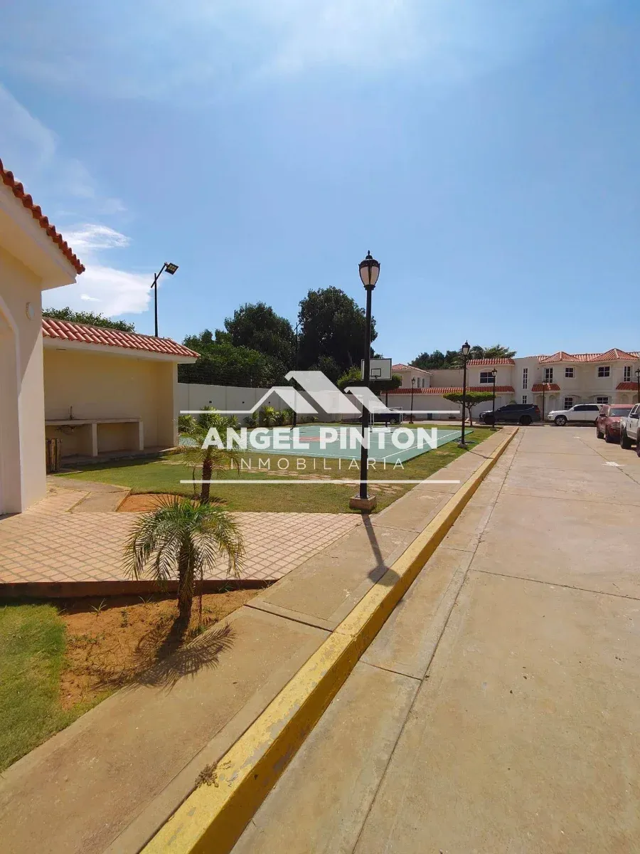 CASA VENTA VILLA COSTA DORADA MARACAIBO VENEZUELA API 10452 - 14