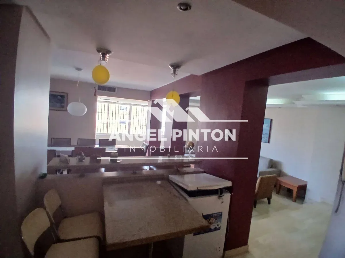 APARTAMENTO VENTA LA LAGO MARACAIBO VENEZUELA API 10507 - 10