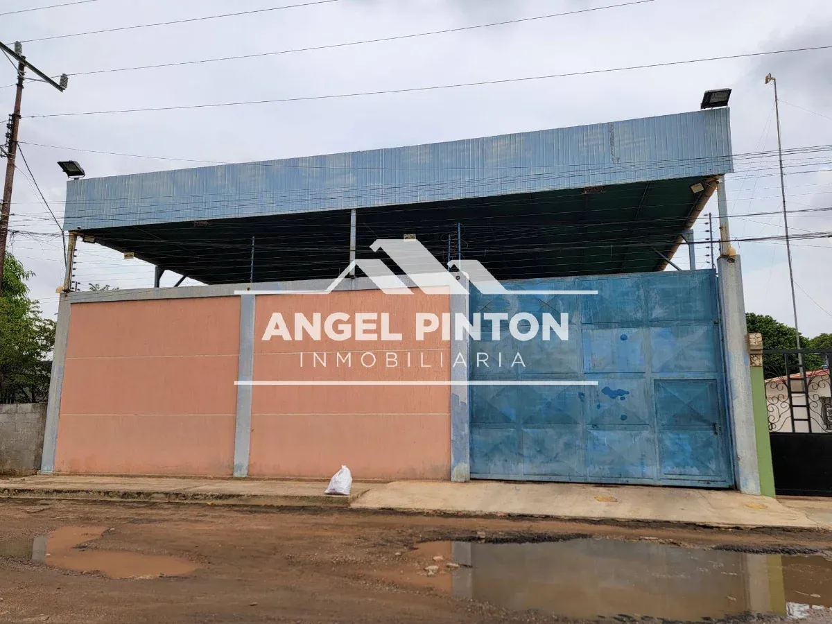 GALPON VENTA BARRIO LIBERTADOR MARACAIBO VENEZUELA API 10515 - 11