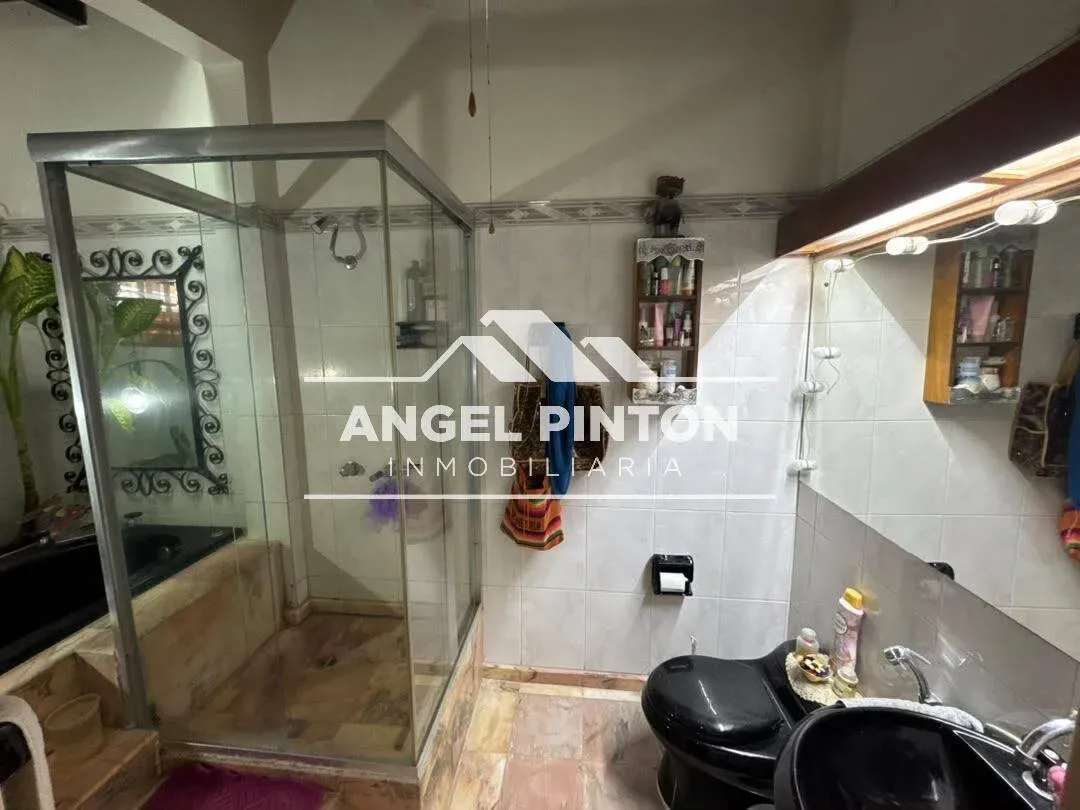 CASA VENTA AV FUERZAS ARMADAS MARACAIBO VENEZUELA API 10511 - 7