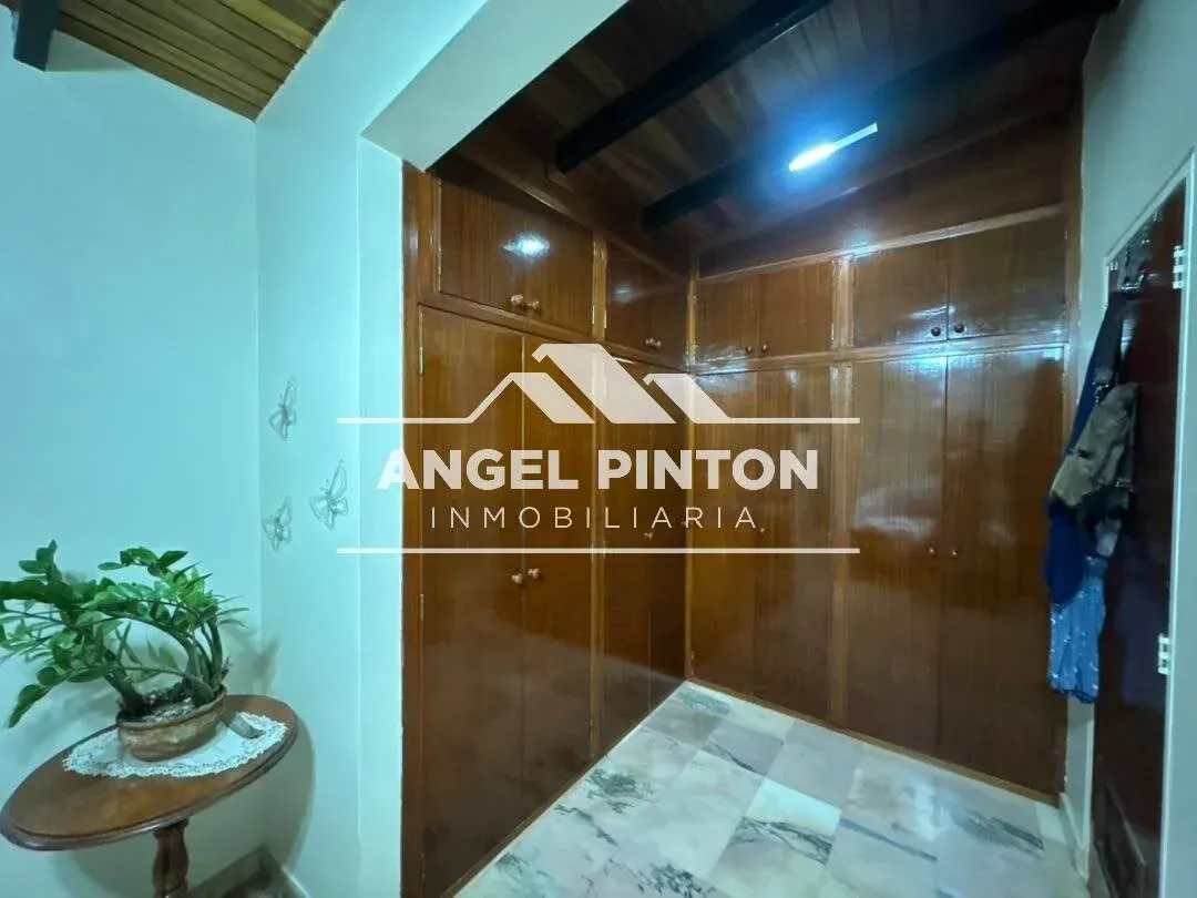 CASA VENTA AV FUERZAS ARMADAS MARACAIBO VENEZUELA API 10511 - 9
