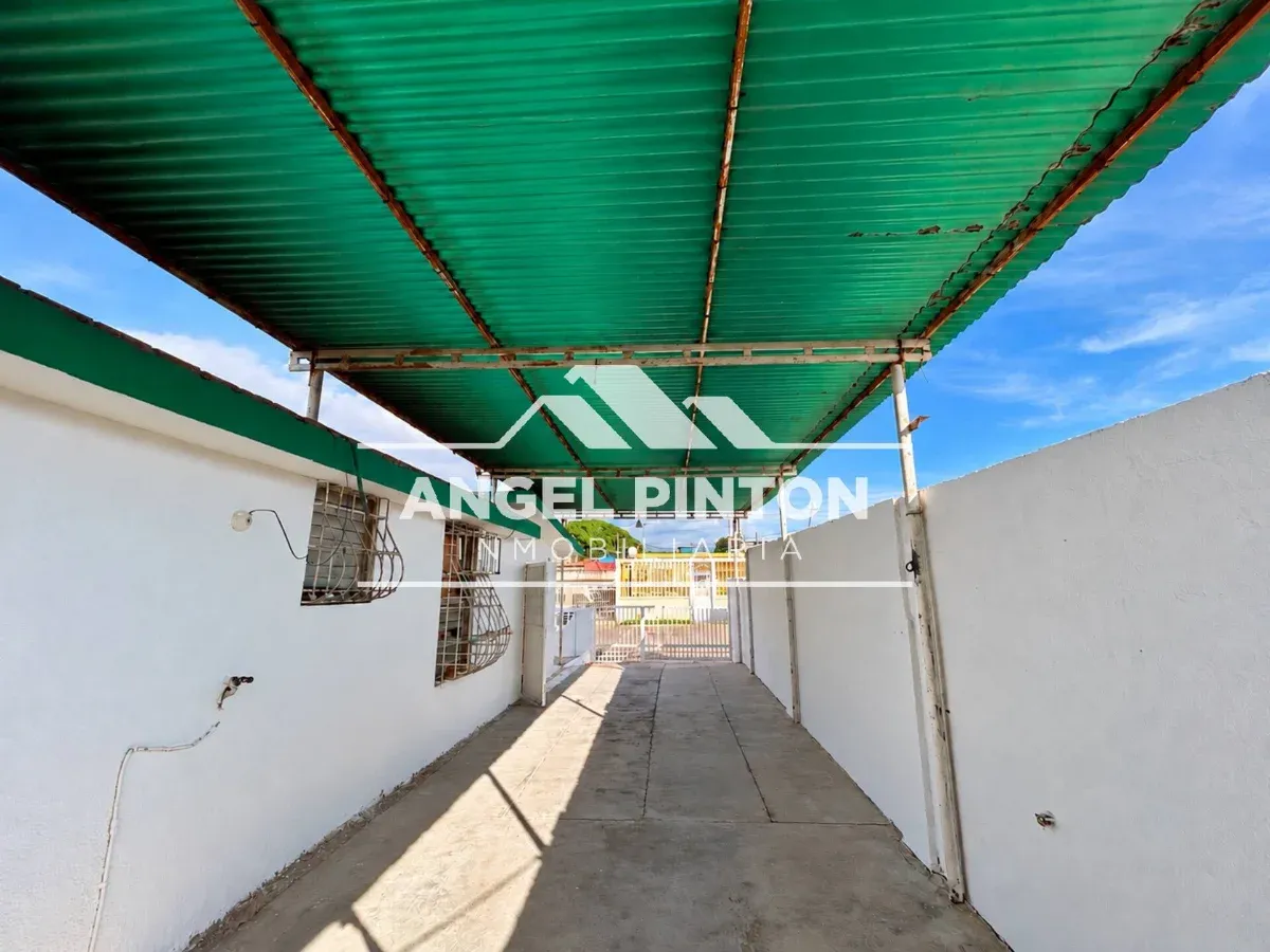 CASA VENTA LOMAS DE SAN FERNANDO MARACAIBO VENEZUELA API 011011 - 12