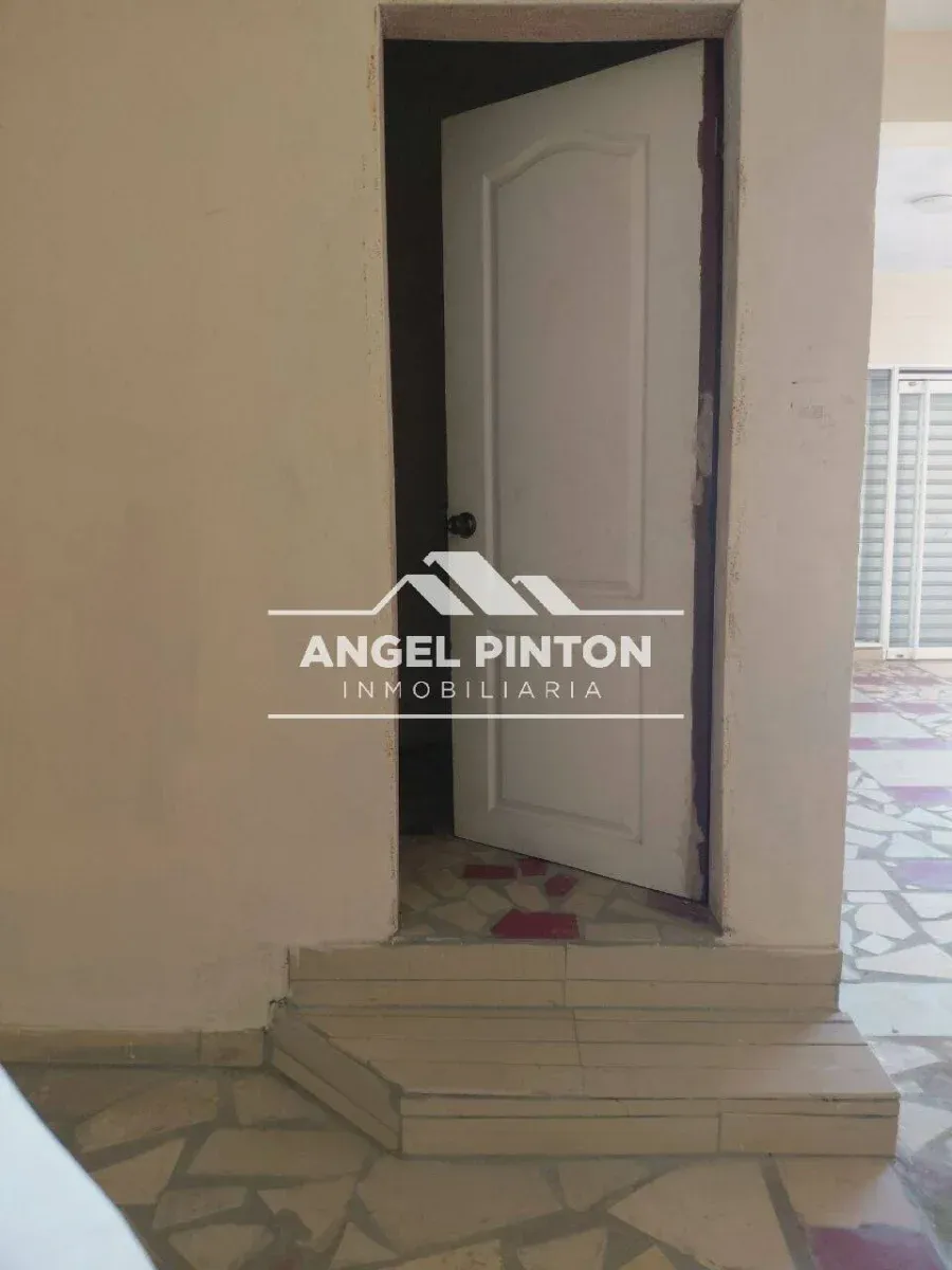 LOCAL COMERCIAL VENTA LA VICTORIA MARACAIBO VENEZUELA API 10607 - 7