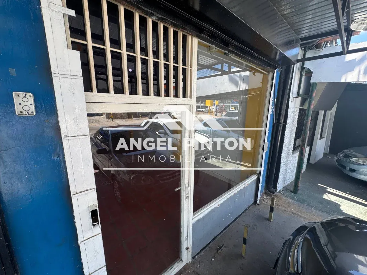 LOCAL COMERCIAL ALQUILER AVENIDA SANTA RITA MARACIBO ZULIA API 10609 - 4