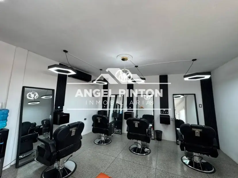 BARBERIA EN ALQUILER EN LA AV PRINCIPAL DE SAN FRANCISCO VENEZUELA API 9586