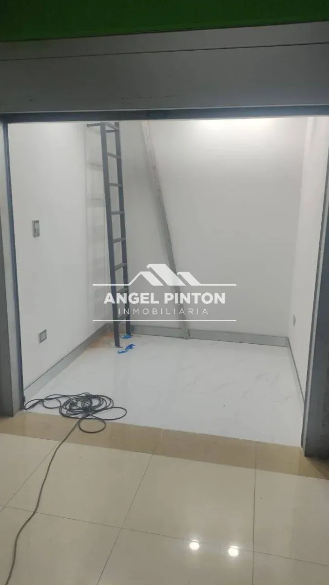LOCAL COMERCIAL VENTA GRAN BAZAR MARACAIBO VENEZUELA API 9582