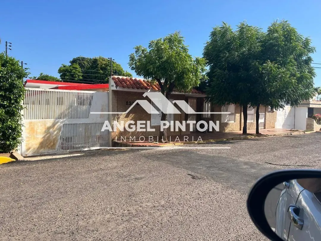 CASA COMERCIAL EN VENTA EN CUMBRES DE MARACAIBO VENEZUELA API 9603