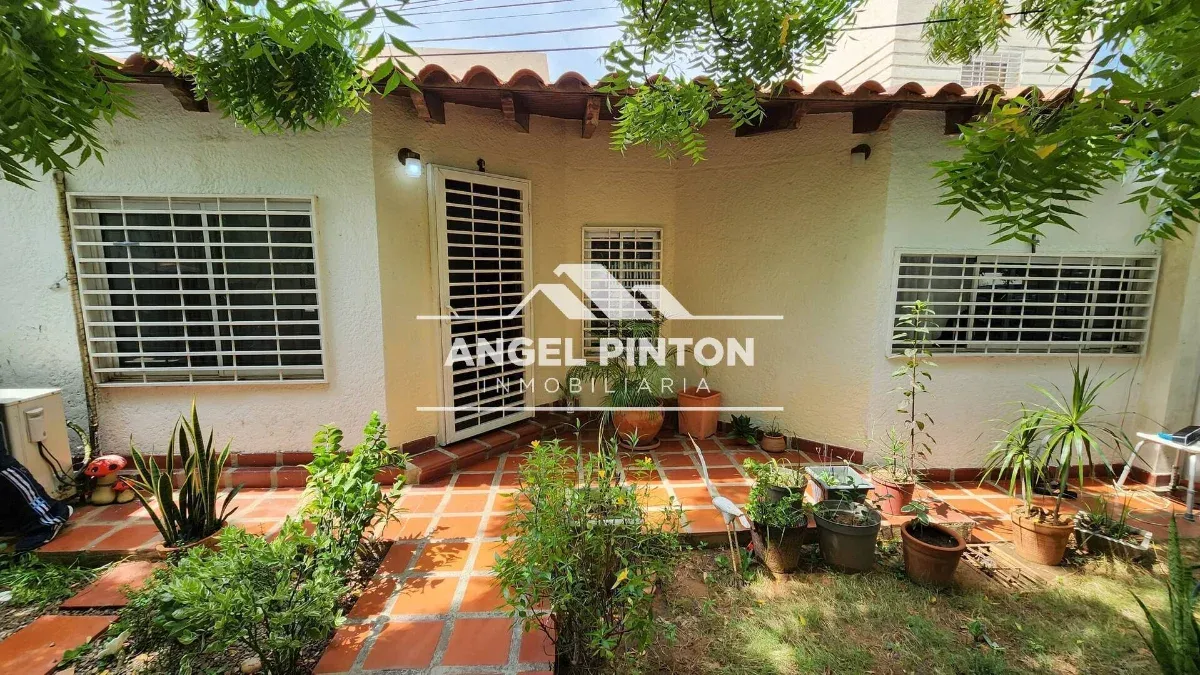 CASA EN ALQUILER EN SANTA FE II MARACAIBO VENEZUELA API 95673