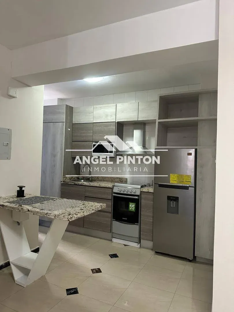 APARTAMENTO ALQUILER AV MILAGRO MARACAIBO VENEZUELA API 9671