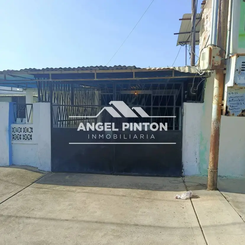 TERRENO CON CASA COMERCIAL VENTA 18 DE OCTUBRE MARACAIBO VENEZUELA API 9700