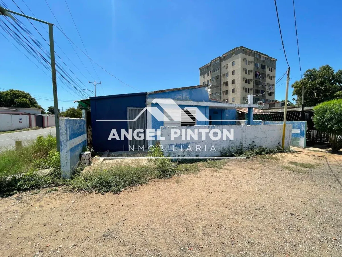 TERRENO CON LOCAL COMERCIAL VENTA LAS TARABAS MARACAIBO VENEZUELA API 9765