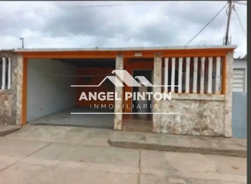 CASA VENTA FUNDA BARRIO SAN FRANCISCO VENEZUELA API 9779 