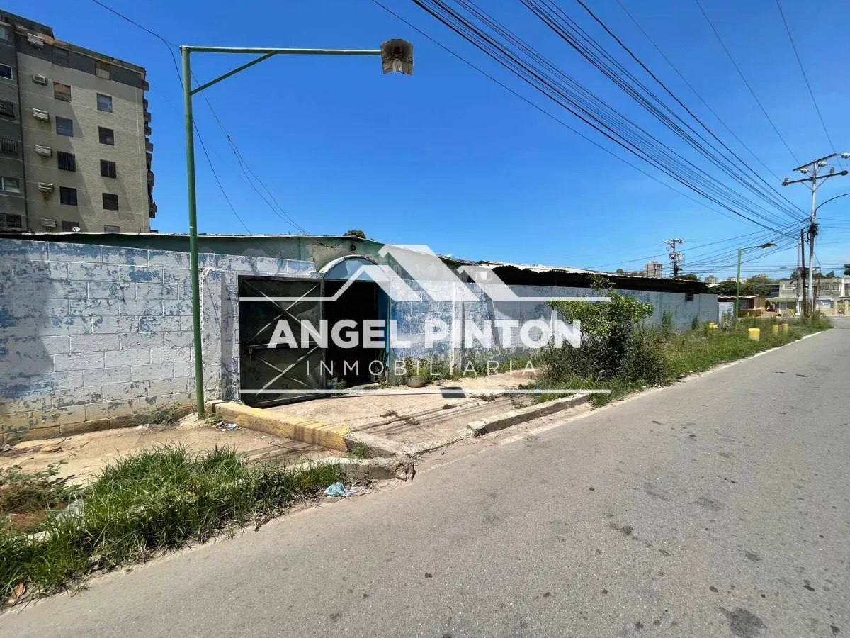TERRENO CON LOCAL COMERCIAL VENTA LAS TARABAS MARACAIBO VENEZUELA API 9765