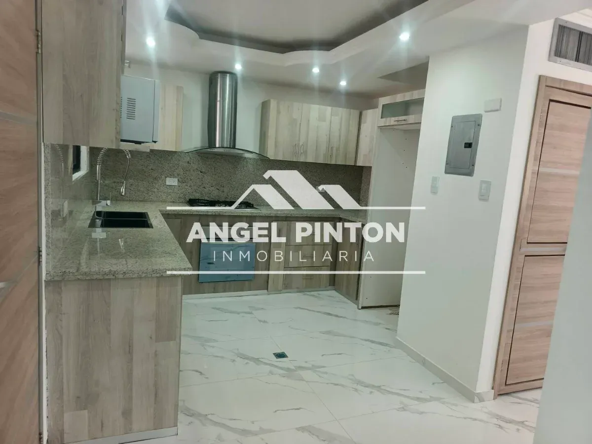 CASA VENTA URB LAS LOMAS MARACAIBO VENEZUELA API 9860