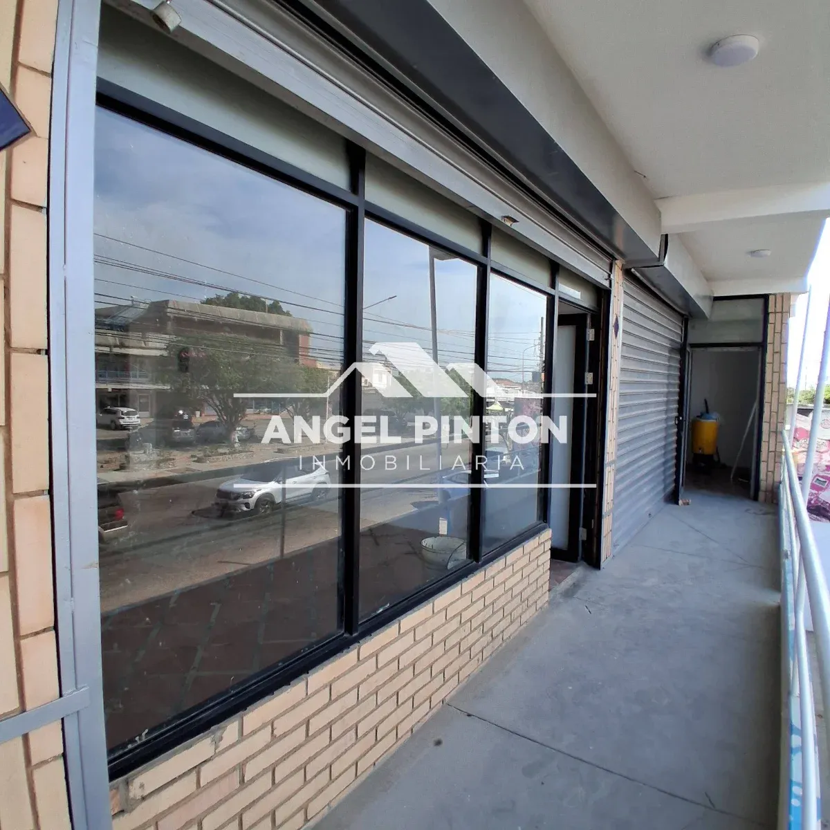 LOCAL COMERCIAL ALQUILER EL PORTAL MARACAIBO API 9862