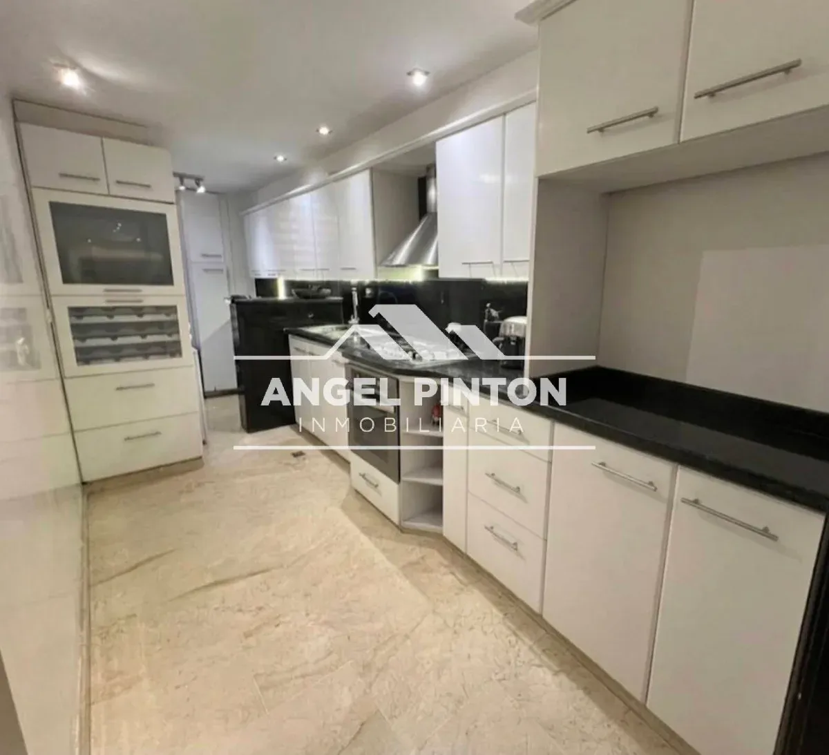 APARTAMENTO VENTA AV LAS DELICIAS MARACAIBO VENEZUELA API 20260