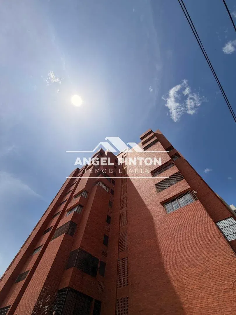 APARTAMENTO VENTA AV DELICIAS MARACAIBO VENEZUELA API 9901