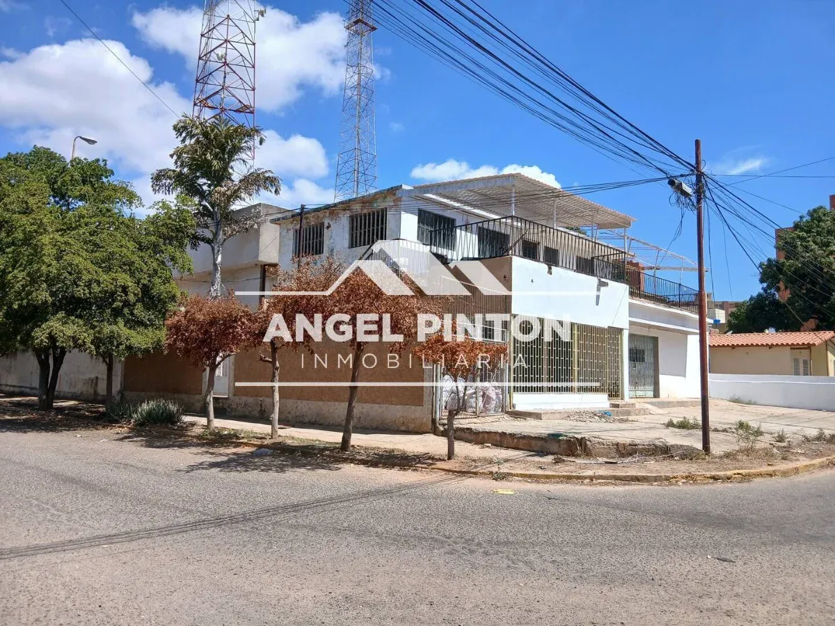 LOCALES COMERCIALES VENTA LA LAGO MARACAIBO VENEZUELA API 9910 - 2
