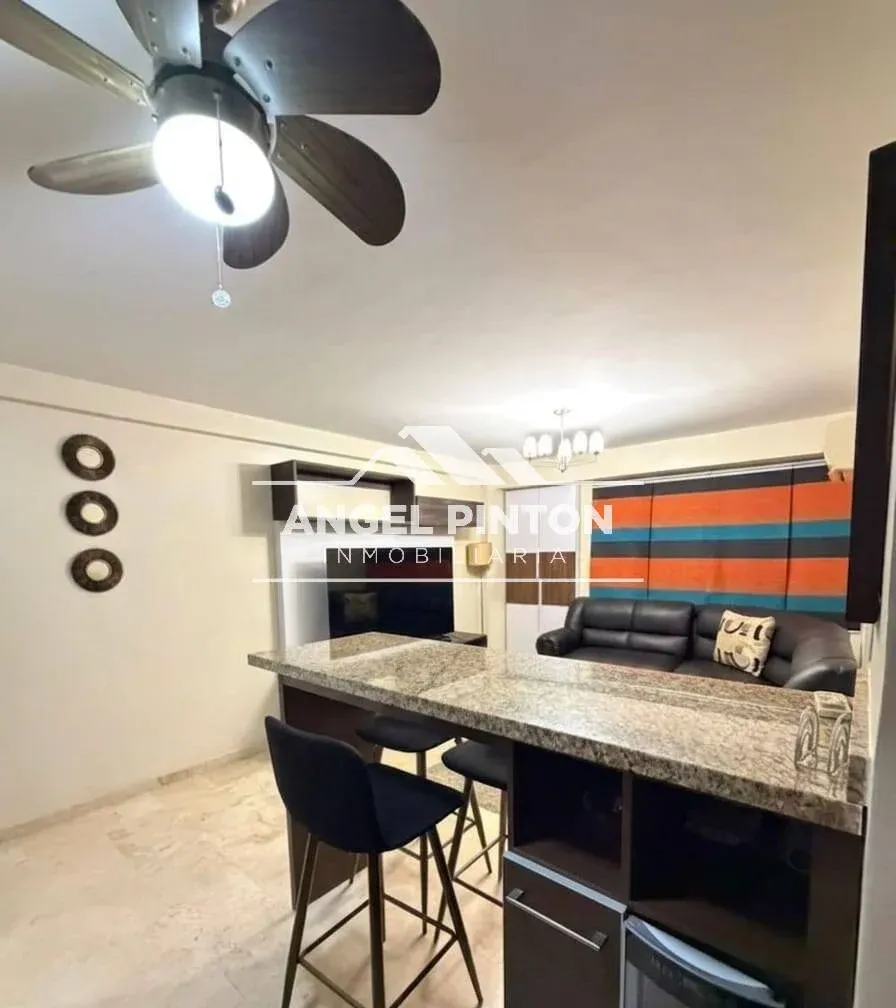APARTAMENTO ALQUILER AV CECILIO ACOSTA MARACAIBO VENEZUELA API 99270