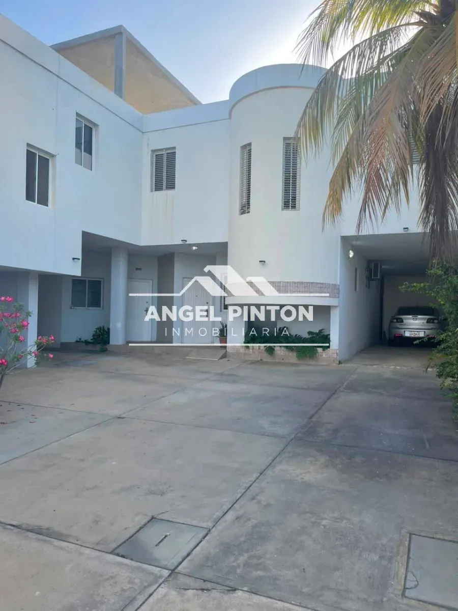 CASAS Y APARTAMENTOS VENTA AV LAS DELICIAS MARACAIBO VENEZUELA API 9959