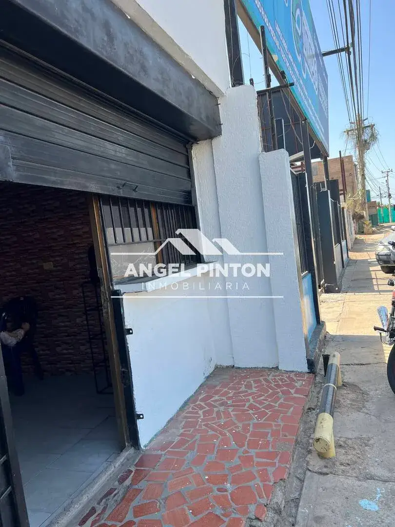 LOCAL COMERCIAL ALQUILER AV. 5 SAN FRANCISCO VENEZUELA API 9973