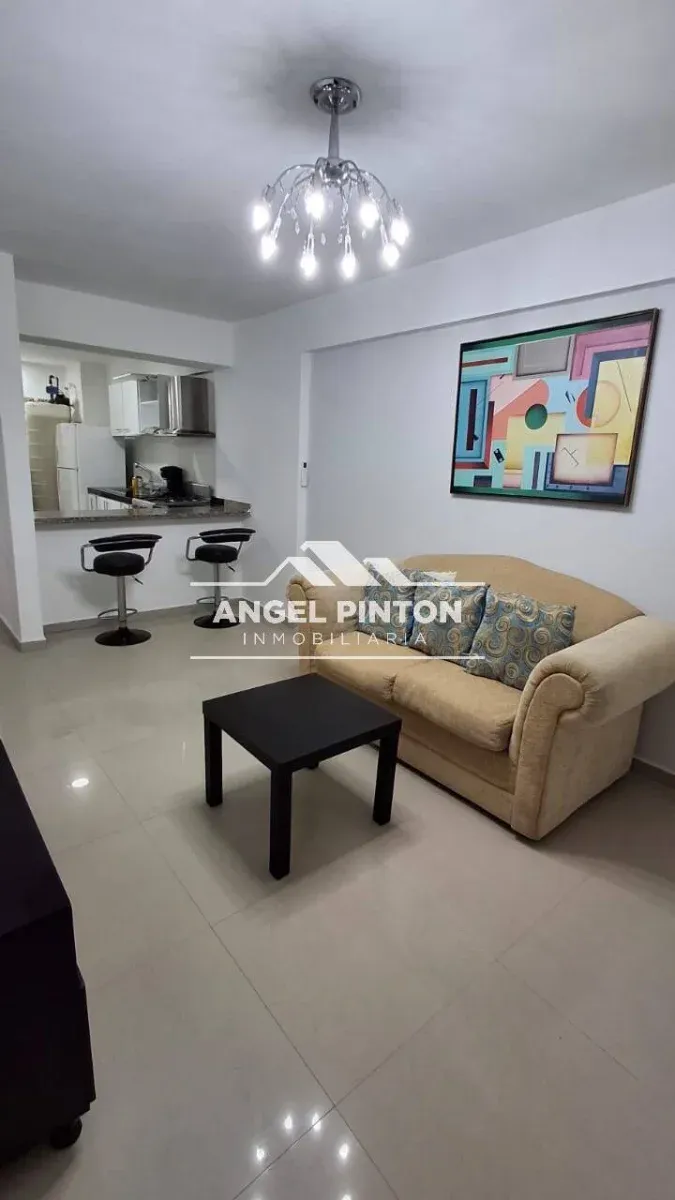 APARTAMENTO ALQUILER AV EL MILAGRO MARACAIBO VENEZUELA API 10222