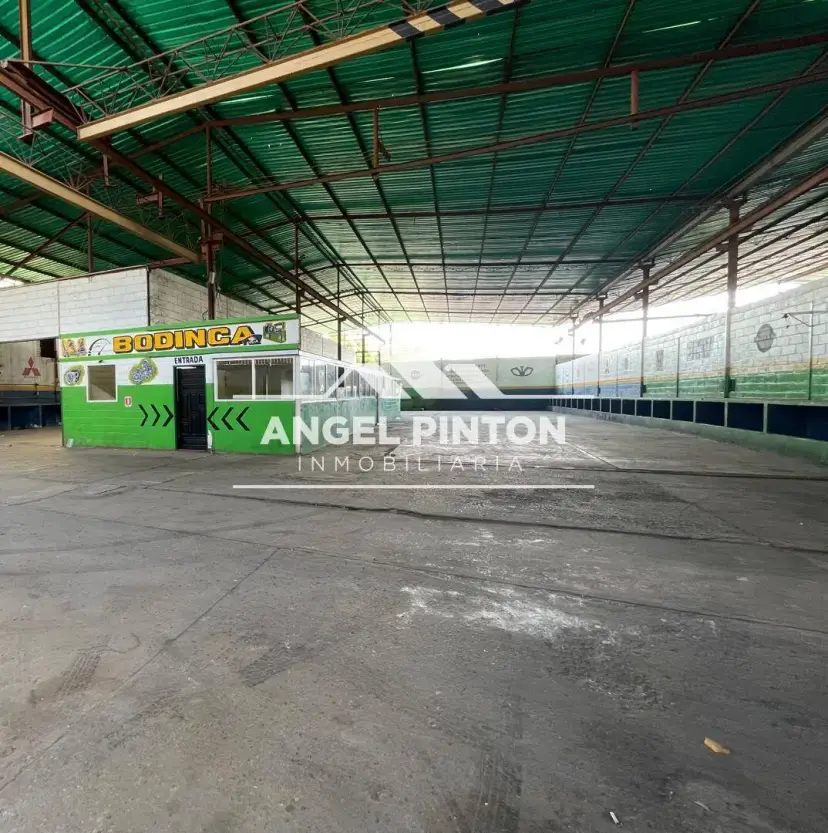 GALPON EN VENTA / ALQUILER CIRCUNVALACIÓN 2 MARACAIBO VENEZUEL API 10245