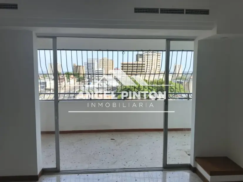 APARTAMENTO ALQUILER PLAZA REPUBLICA MARACAIBO VENEZUELA API 10237