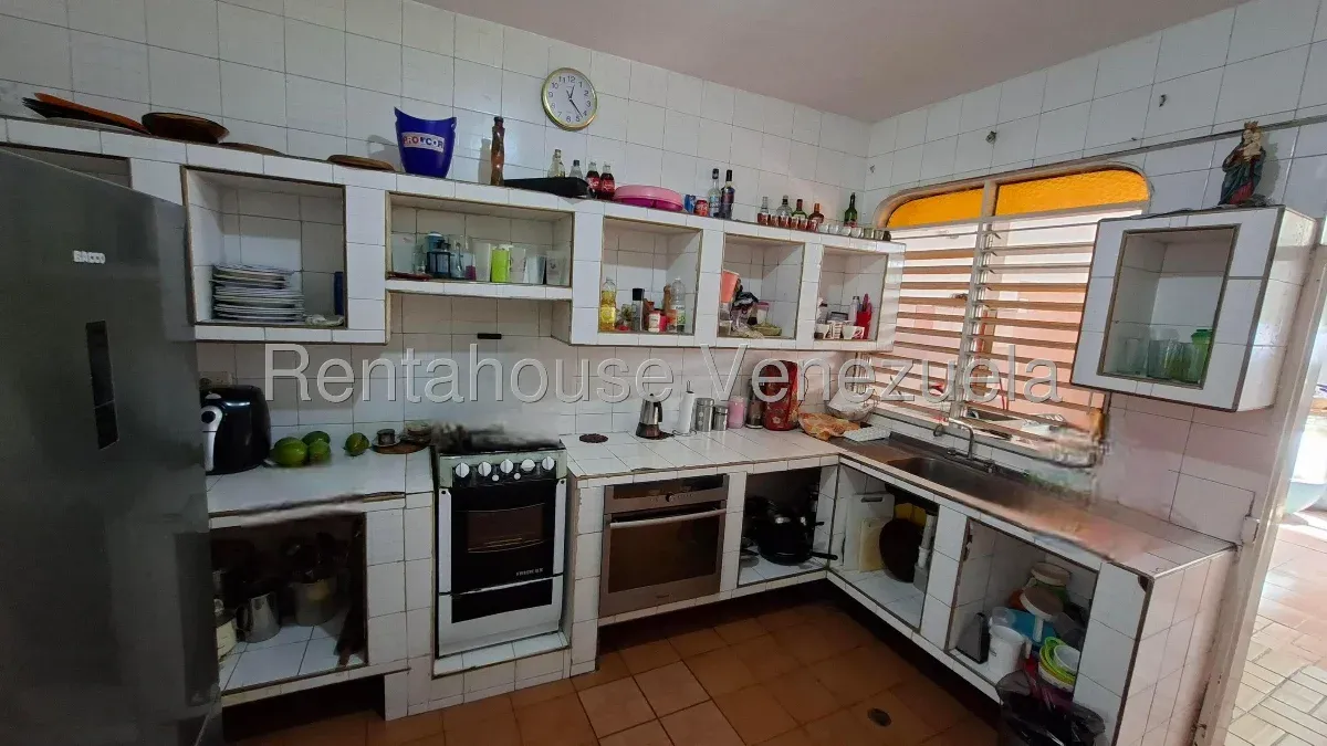 Casa con local comercial en venta. Zona Oeste de Barquisimeto. Carrera 16 - 4