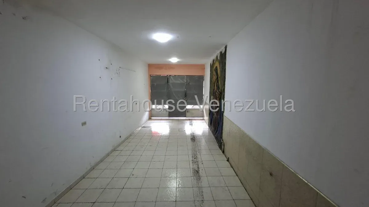 Casa con local comercial en venta. Zona Oeste de Barquisimeto. Carrera 16 - 11