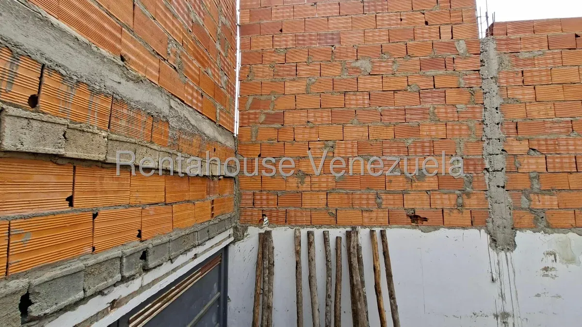 Casa con locales comerciales en venta. Casa para terminar de construir. Zona oeste de Barquisimeto - 6