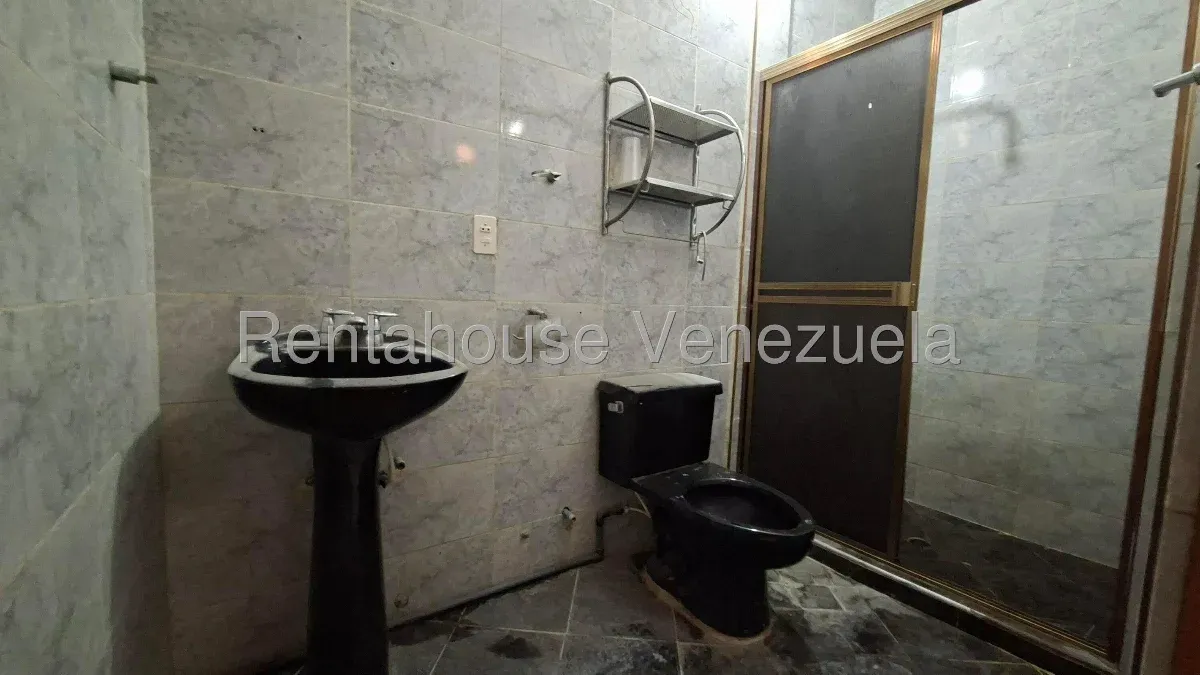 Casa con locales comerciales en venta. Casa para terminar de construir. Zona oeste de Barquisimeto - 10